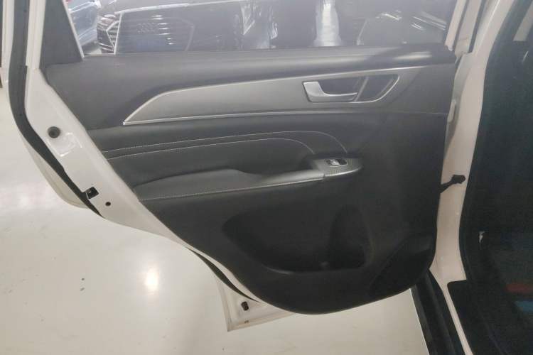 Used Haval M6 2021 PLUS 1.5T DCT Luxury Smart Connectivity Model Interior 8