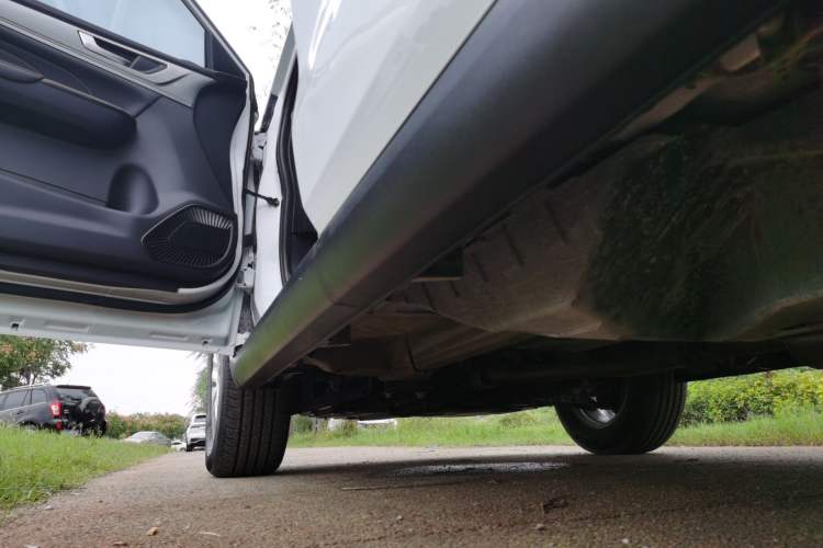 Used Haval M6 2023 PLUS 1.5T DCT Elite Smart Connectivity Model Left Side Sill