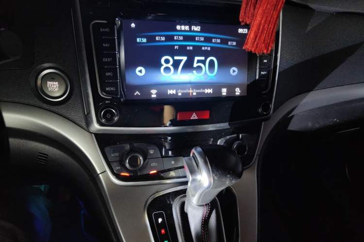 Used Haval M6 2017 1.5T Automatic Two-Wheel Drive Elite Model Audio And AC Panel