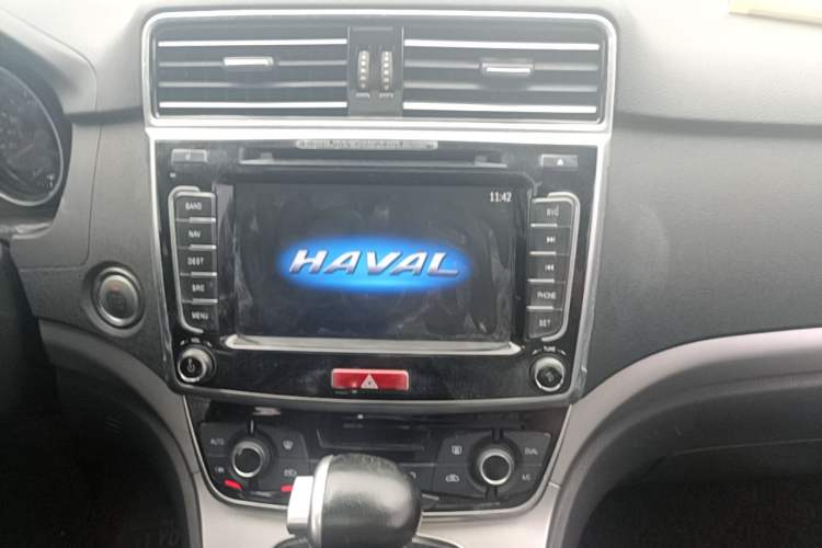 Used Haval M6 2017 1.5T Automatic Two-Wheel Drive Elite Model Audio And AC Panel