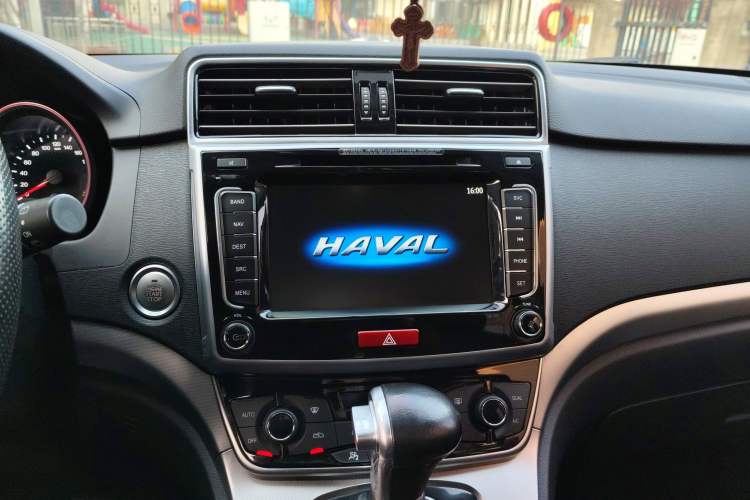 Used Haval M6 2017 1.5T Automatic Two-Wheel Drive Elite Model Audio And AC Panel