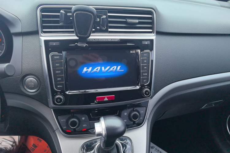 Used Haval M6 2017 1.5T Automatic Two-Wheel Drive Prestige Model Audio And AC Panel