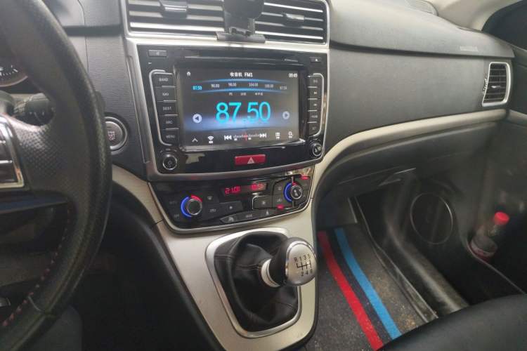 Used Haval M6 2017 1.5T Manual Two-Wheel Drive Elite Model Audio And AC Panel