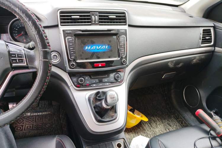 Used Haval M6 2017 1.5T Manual Two-Wheel Drive Elite Model Audio And AC Panel