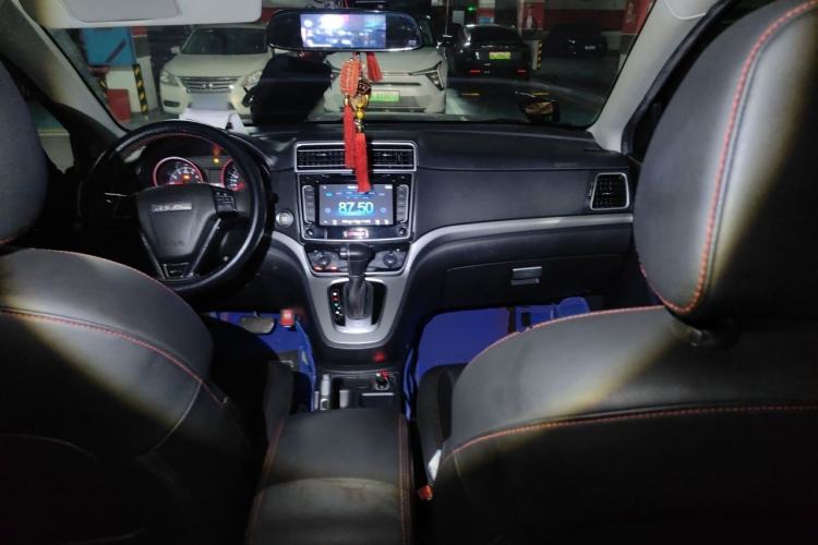 Used Haval M6 2017 1.5T Automatic Two-Wheel Drive Elite Model Center Console