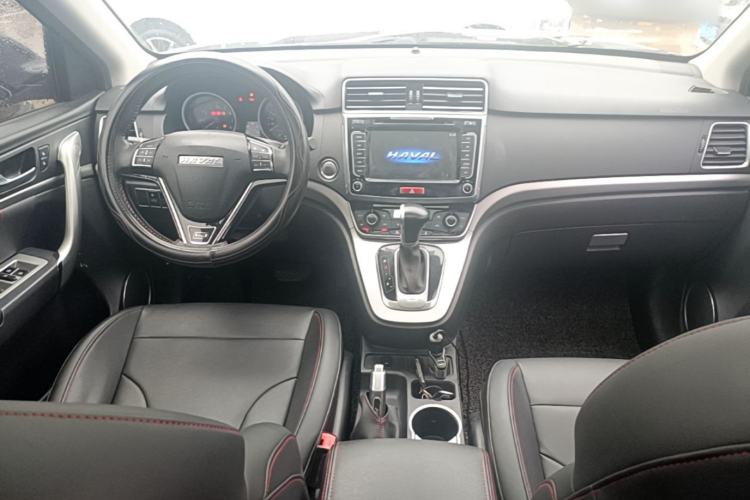 Used Haval M6 2017 1.5T Automatic Two-Wheel Drive Elite Model Center Console