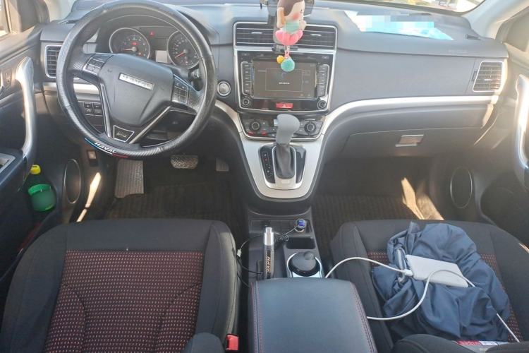 Used Haval M6 2017 1.5T Automatic Two-Wheel Drive Urban Model Center Console