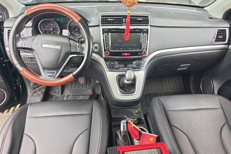 Used Haval M6 2017 1.5T Manual Two-Wheel Drive Elite Model Center Console