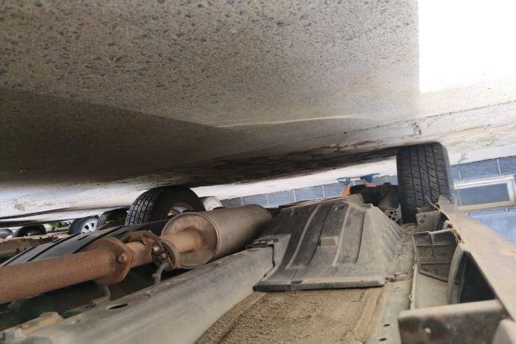 Used Haval M6 2017 1.5T Manual Two-Wheel Drive Elite Model Chassis Front Right