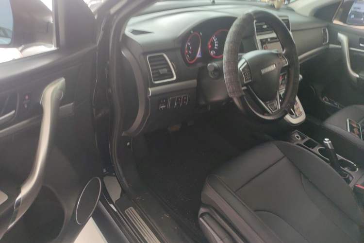 Used Haval M6 2017 1.5T Automatic Two-Wheel Drive Elite Model Driver Seat
