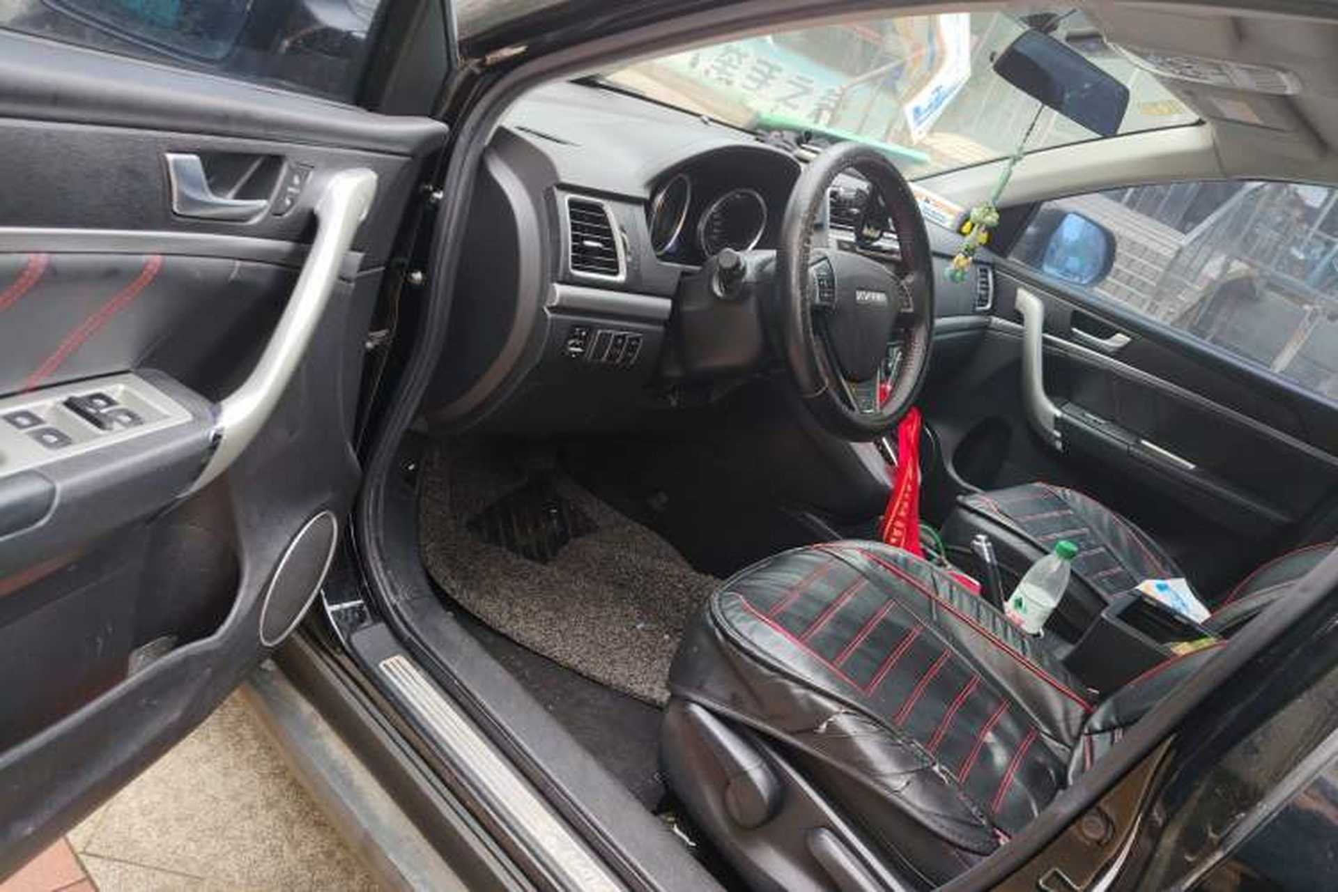 Used Haval M6 2017 1.5T Automatic Two-Wheel Drive Elite Model Driver Seat