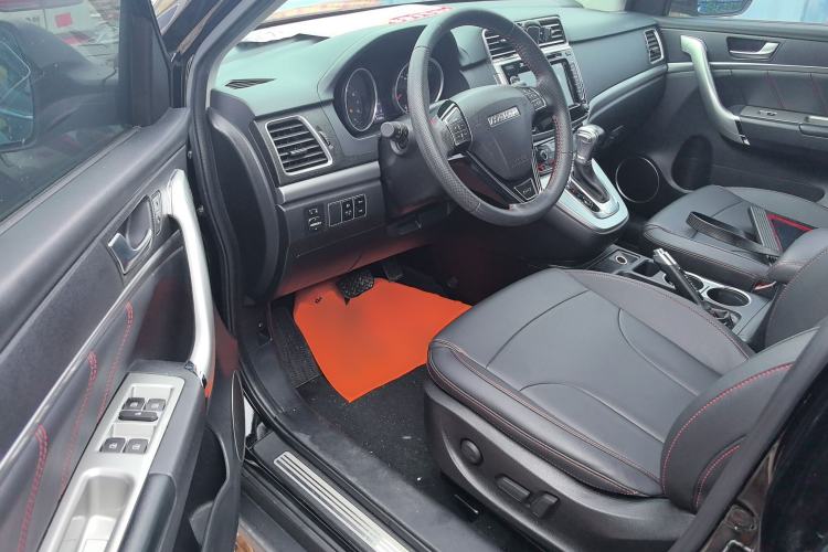 Used Haval M6 2017 1.5T Automatic Two-Wheel Drive Prestige Model Driver Seat
