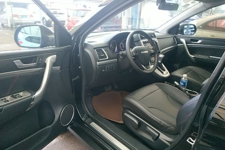 Used Haval M6 2017 1.5T Automatic Two-Wheel Drive Elite Model Driver Seat