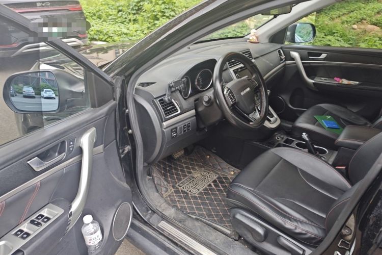 Used Haval M6 2017 1.5T Automatic Two-Wheel Drive Elite Model Driver Seat