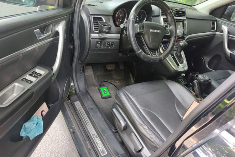 Used Haval M6 2017 1.5T Automatic Two-Wheel Drive Elite Model Driver Seat