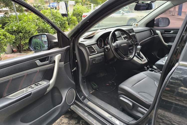 Used Haval M6 2017 1.5T Automatic Two-Wheel Drive Elite Model Driver Seat