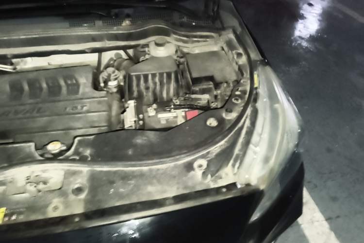 Used Haval M6 2017 1.5T Automatic Two-Wheel Drive Prestige Model Engine Bay Left