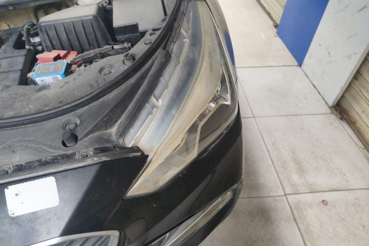 Used Haval M6 2017 1.5T Manual Two-Wheel Drive Elite Model Engine Bay Left