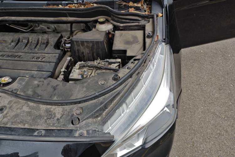 Used Haval M6 2017 1.5T Automatic Two-Wheel Drive Elite Model Engine Bay Left