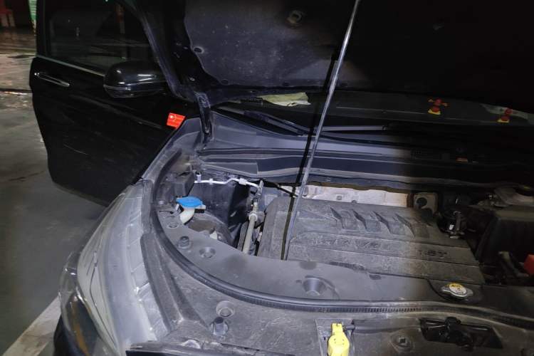 Used Haval M6 2017 1.5T Manual Two-Wheel Drive Elite Model Engine Bay Right