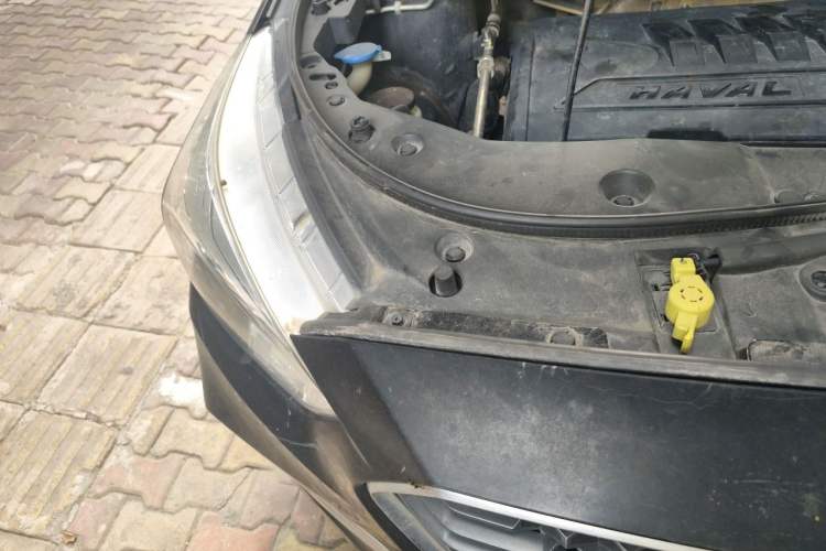 Used Haval M6 2017 1.5T Manual Two-Wheel Drive Elite Model Engine Bay Right