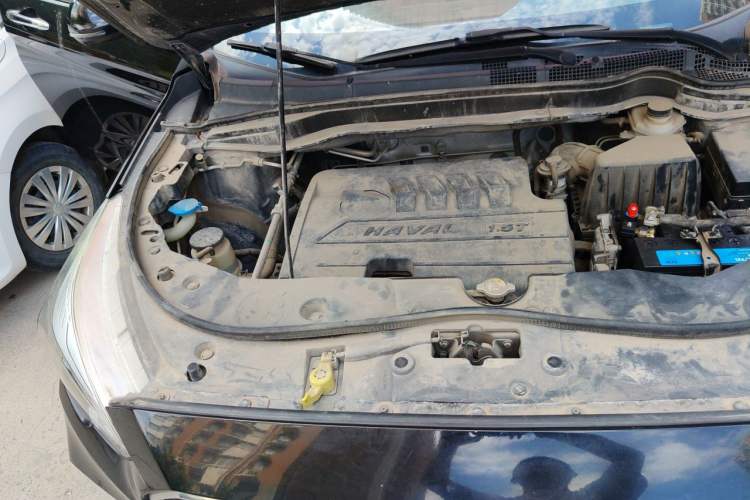 Used Haval M6 2017 1.5T Manual Two-Wheel Drive Elite Model Engine Bay Right