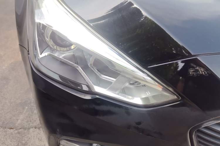 Used Haval M6 2017 1.5T Automatic Two-Wheel Drive Elite Model Exterior 6