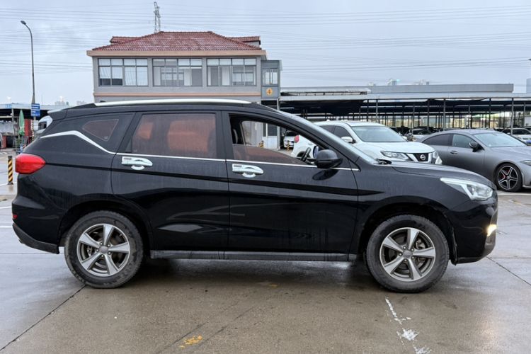 Used Haval M6 2017 1.5T Manual Two-Wheel Drive Elite Model Exterior 6