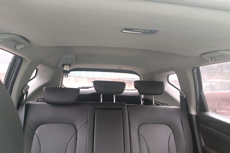 Used Haval M6 2017 1.5T Automatic Two-Wheel Drive Elite Model Headliner