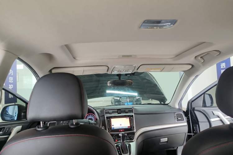 Used Haval M6 2017 1.5T Automatic Two-Wheel Drive Elite Model Headliner