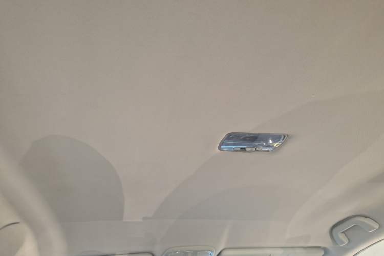 Used Haval M6 2017 1.5T Automatic Two-Wheel Drive Urban Model Headliner