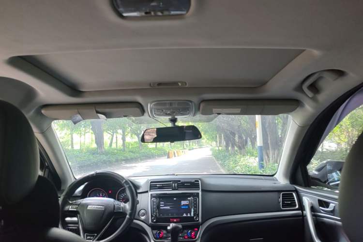 Used Haval M6 2017 1.5T Automatic Two-Wheel Drive Elite Model Headliner