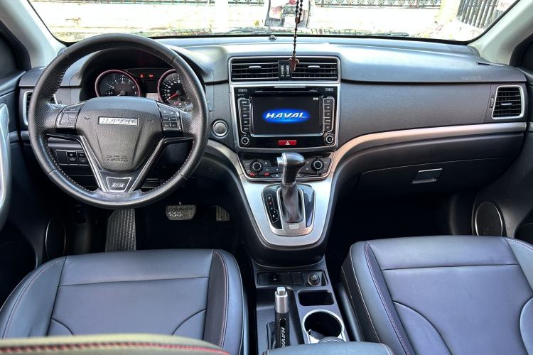 Used Haval M6 2017 1.5T Automatic Two-Wheel Drive Elite Model Interior 3