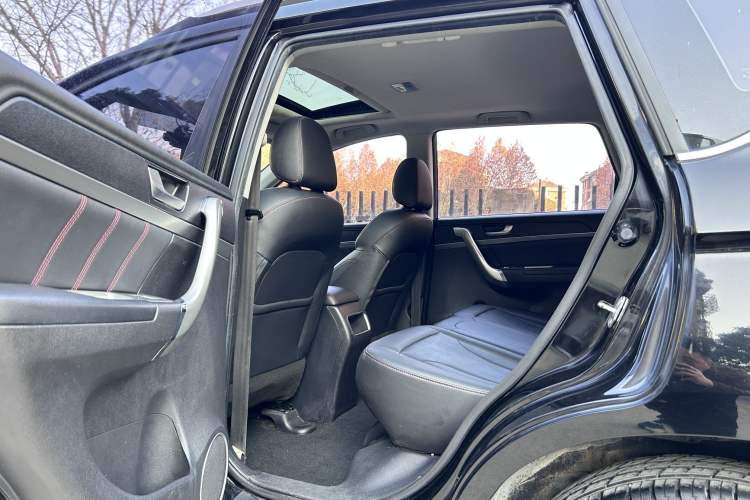 Used Haval M6 2017 1.5T Automatic Two-Wheel Drive Elite Model Interior 4