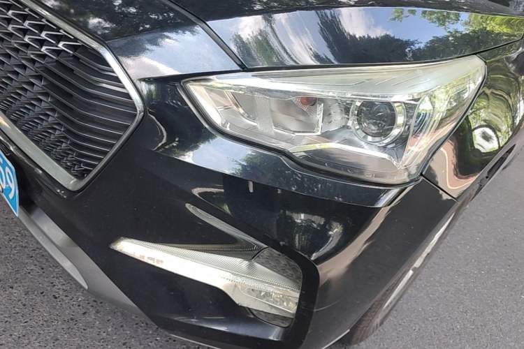 Used Haval M6 2017 1.5T Automatic Two-Wheel Drive Elite Model Left Front Headlight