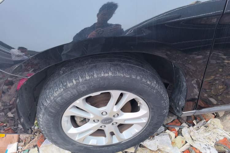 Used Haval M6 2017 1.5T Automatic Two-Wheel Drive Prestige Model Left Front Wheel Hub