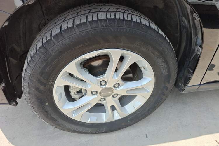 Used Haval M6 2017 1.5T Automatic Two-Wheel Drive Elite Model Left Front Wheel Hub