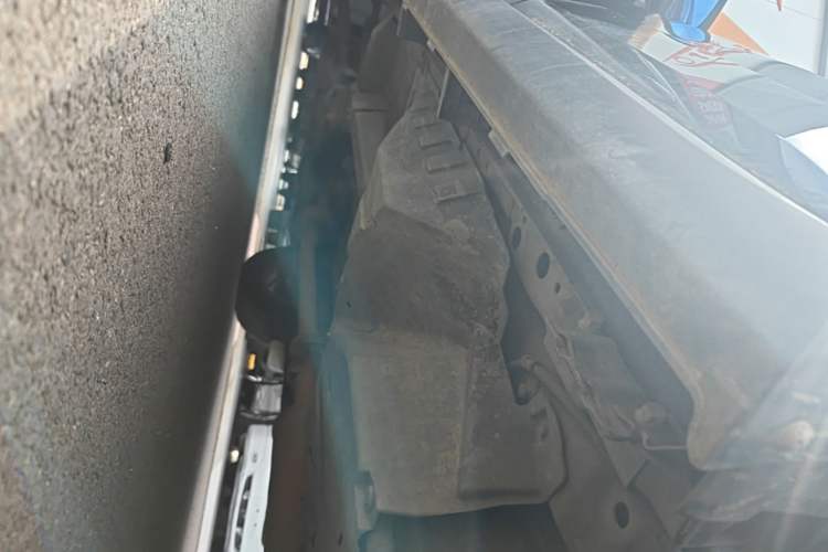 Used Haval M6 2017 1.5T Manual Two-Wheel Drive Elite Model Left Side Sill