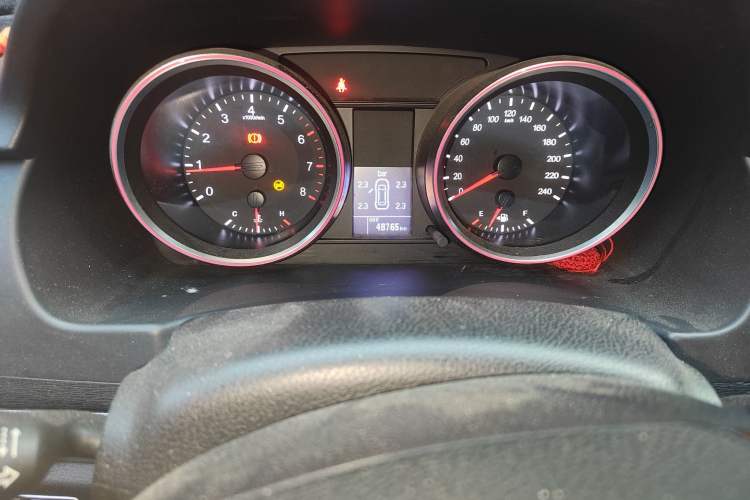 Used Haval M6 2017 1.5T Manual Two-Wheel Drive Elite Model Odometer Close Up