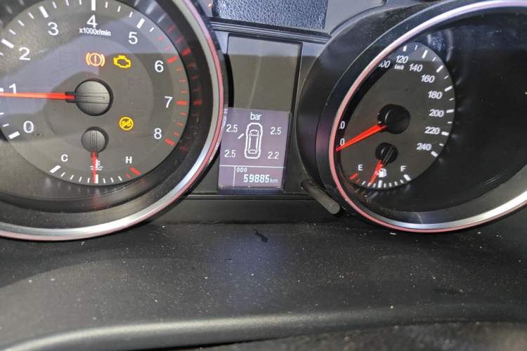Used Haval M6 2017 1.5T Manual Two-Wheel Drive Elite Model Odometer Close Up