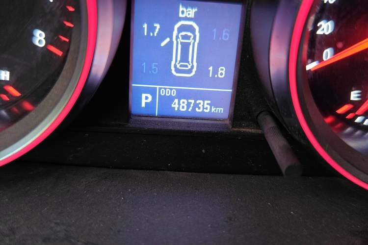 Used Haval M6 2017 1.5T Automatic Two-Wheel Drive Elite Model Odometer Close Up