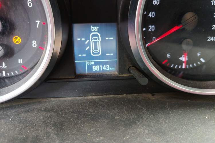 Used Haval M6 2017 1.5T Manual Two-Wheel Drive Elite Model Odometer Close Up