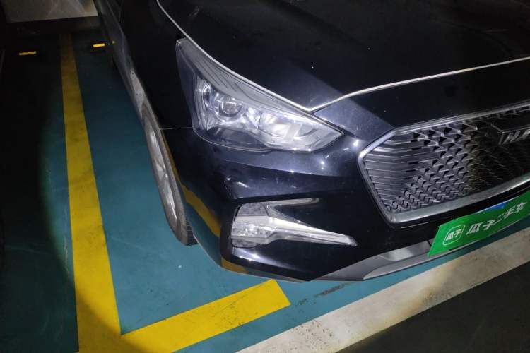 Used Haval M6 2017 1.5T Automatic Two-Wheel Drive Elite Model Right Front Headlight