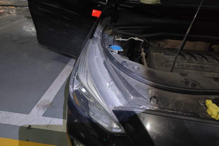 Used Haval M6 2017 1.5T Manual Two-Wheel Drive Elite Model Right Front Headlight