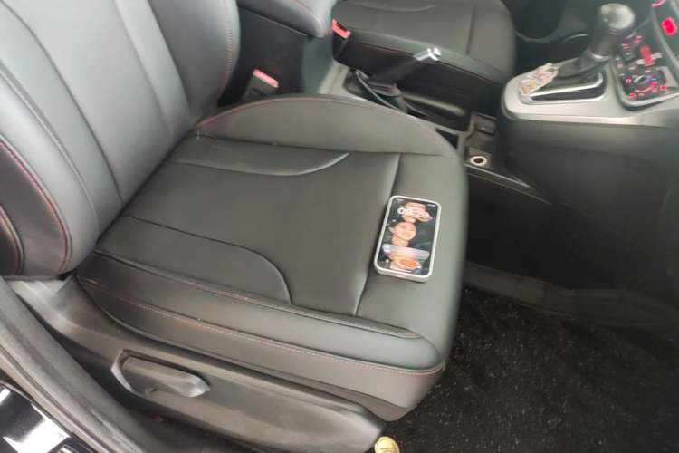 Used Haval M6 2017 1.5T Automatic Two-Wheel Drive Elite Model Right Front Seat