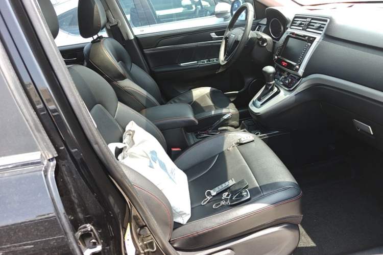 Used Haval M6 2017 1.5T Automatic Two-Wheel Drive Elite Model Right Front Seat
