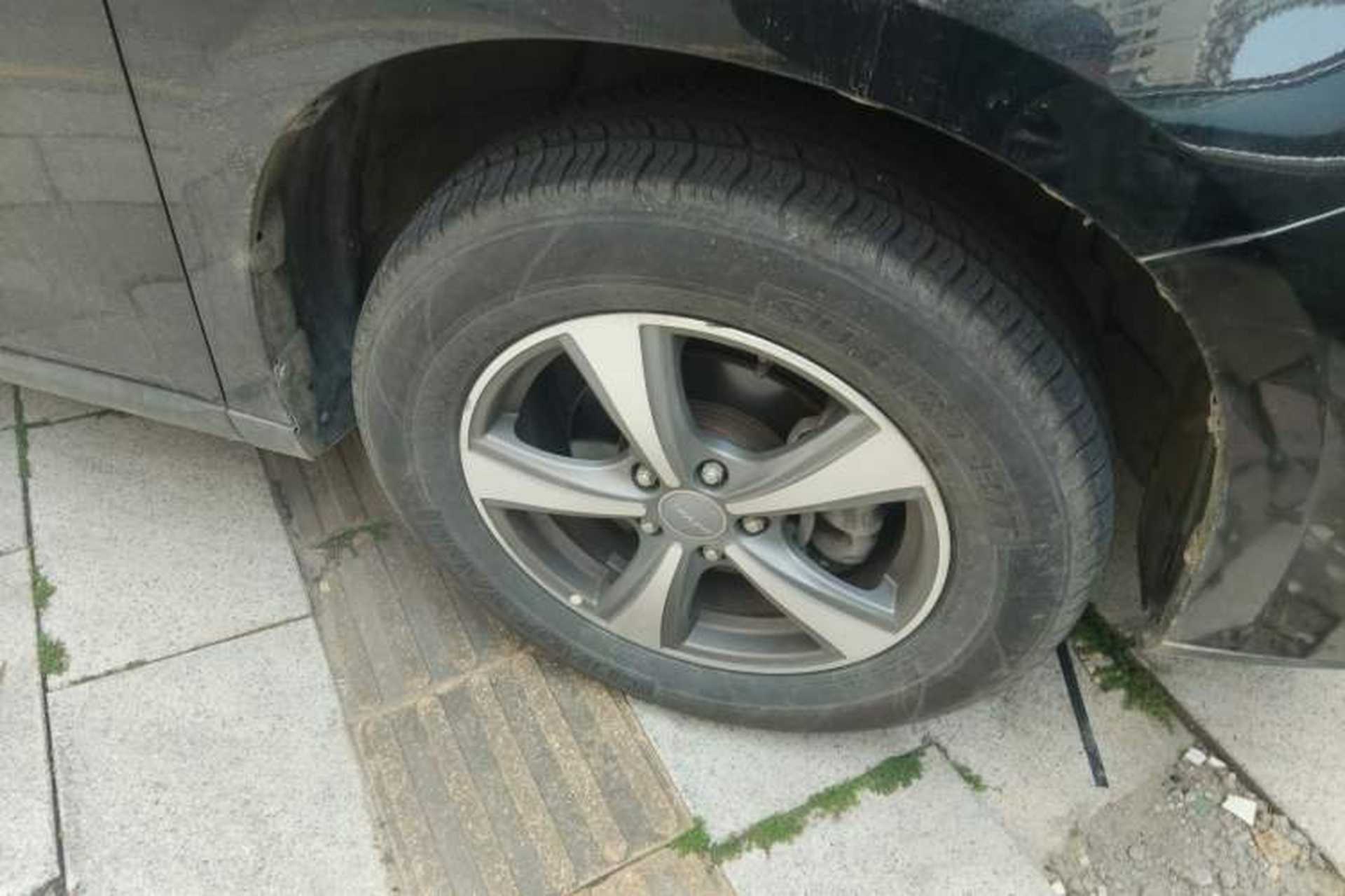 Used Haval M6 2017 1.5T Automatic Two-Wheel Drive Elite Model Right Front Wheel Hub