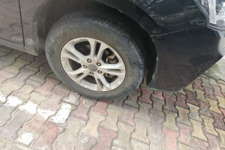 Used Haval M6 2017 1.5T Manual Two-Wheel Drive Elite Model Right Front Wheel Hub