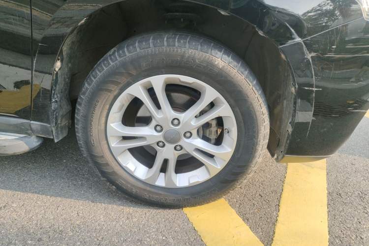 Used Haval M6 2017 1.5T Automatic Two-Wheel Drive Elite Model Right Front Wheel Hub