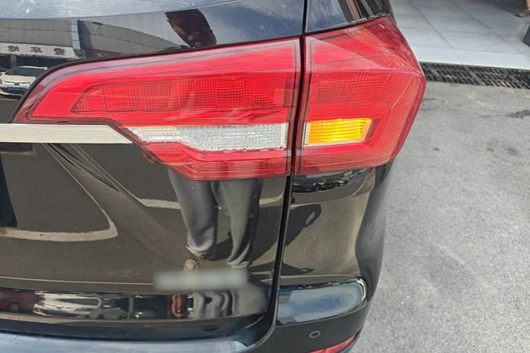Used Haval M6 2017 1.5T Manual Two-Wheel Drive Elite Model Right Rear Taillight